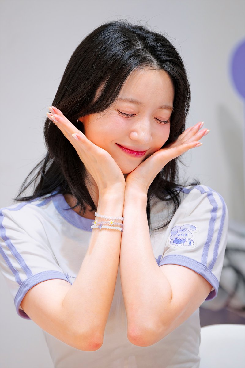 shiningstone85's tweet photo. 260718 오마이걸 x MOMOI <CLOSER TO YOU> POP-UP 팬사인회 https://t.co/OvTSIkQtjP