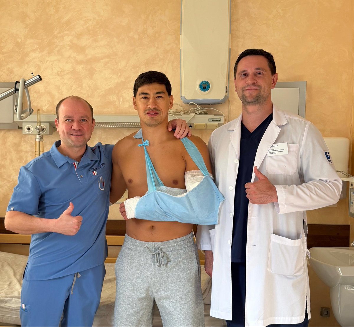 bivol_d's tweet photo. Scheduled elbow surgery is behind me. Everything went well. Thank you everyone for your support, messages, and kind words 🤝 https://t.co/4lgPVlHZDE