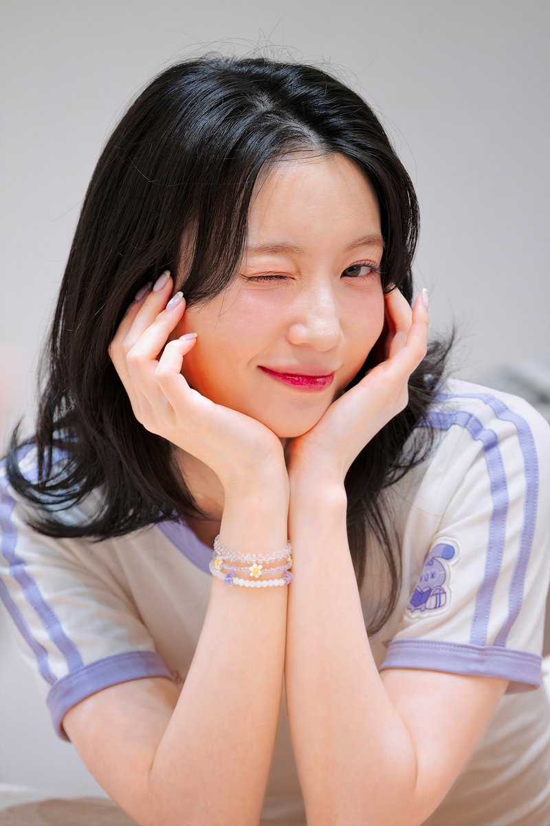 shiningstone85's tweet photo. 260718 오마이걸 x MOMOI <CLOSER TO YOU> POP-UP 팬사인회 https://t.co/wdxzdMg1xh