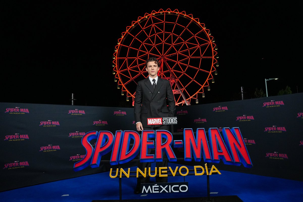 SpiderManMovie's tweet photo. Es un nuevo día en México. 🇲🇽 🕷️

#SpiderManBrandNewDay is in theatres July 31. Get tickets now. https://t.co/Gm9mNYn2jJ https://t.co/0PbWMwVoCW