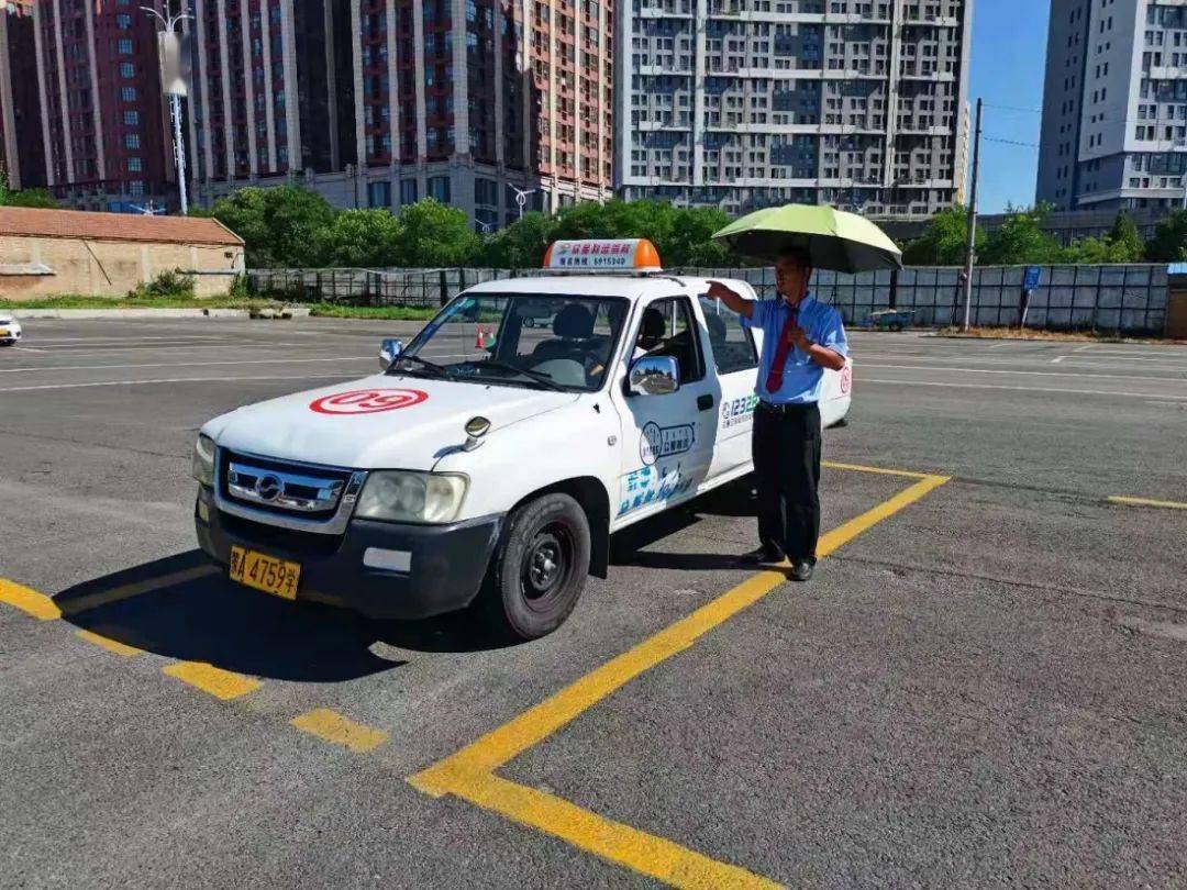 HSx1fnayMFakYHs's tweet photo. Just passed my driving test after 3 months of parallel parking fails and panicking at traffic lights  Still can’t believe I’m finally on my own wheels!， https://t.co/NH7HLeb9PU