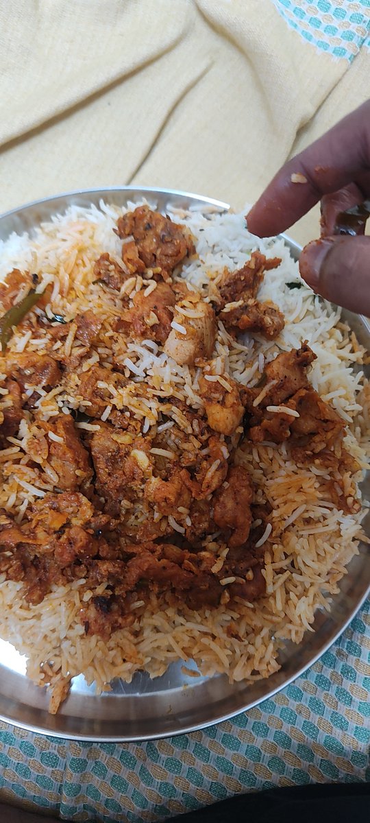 shir94_'s tweet photo. @zomatocare I've received chicken 65 biryani. Not the regular biryani which I order .  Order id 8390208452 https://t.co/aHS4cge6Fp