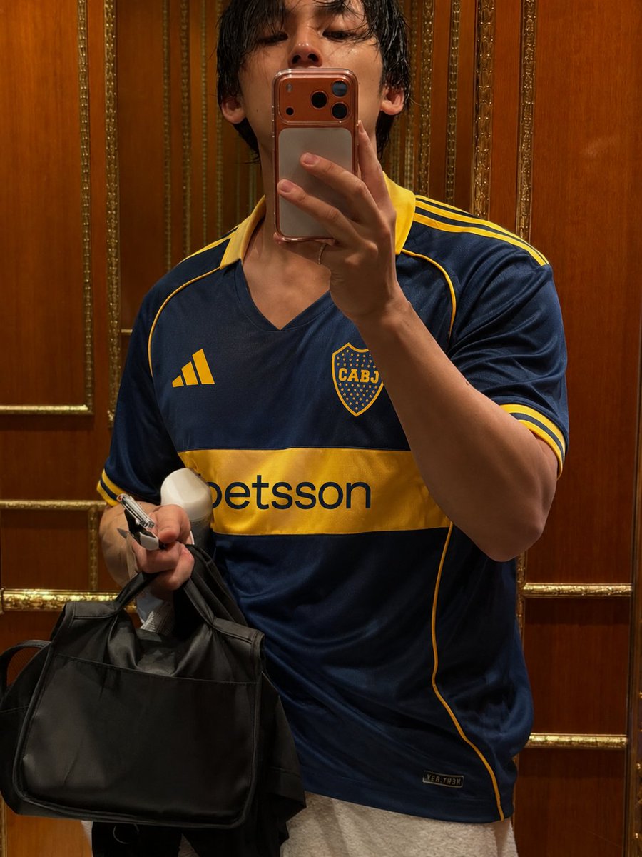 ateenegers's tweet photo. mingyu bostero y puto https://t.co/pDq4AUz144