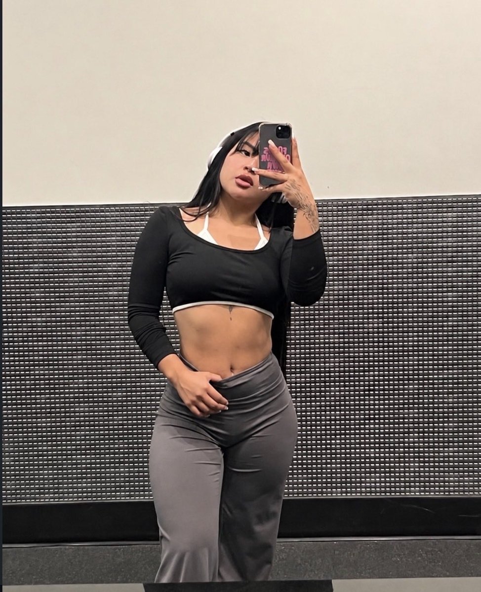 Kathy0sa's tweet photo. Just me vs me . 🤍#gym #gymgirls #fyp #explorepage✨ #viral https://t.co/VMxeQWspta