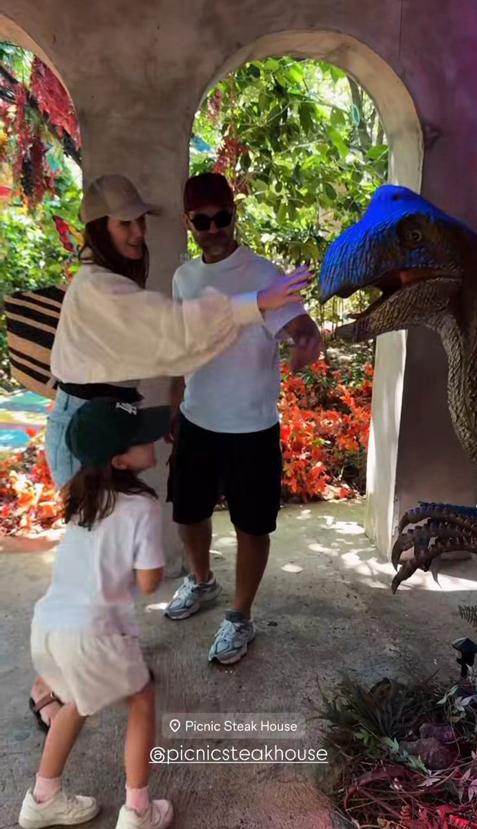 GabyPyP's tweet photo. De las vacaciones de @paulitachaves y @pedroalfonsoo con Oli, Balta y Fili https://t.co/F2m7uTJ94I