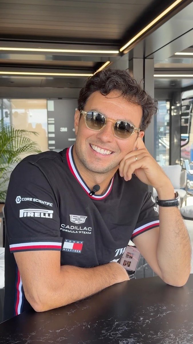pitboxperez11's tweet photo. BYEEEEEE como vas a sonreír así Checo https://t.co/2S6nzxEhvW
