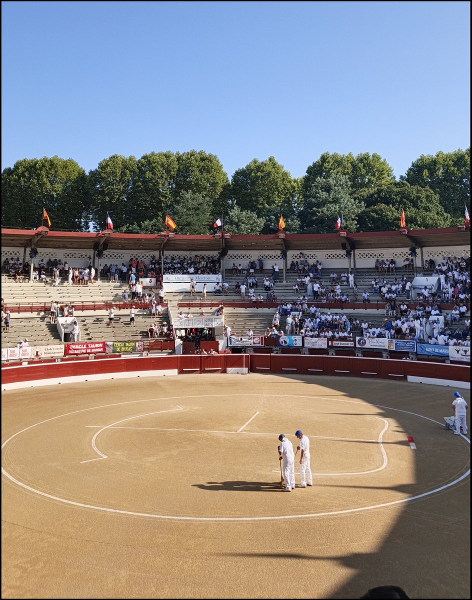 mccuntz's tweet photo. Hoy el sol no perdona. 37 grados no son ninguna broma.
#montdemarsan https://t.co/oCA6YOYT6B