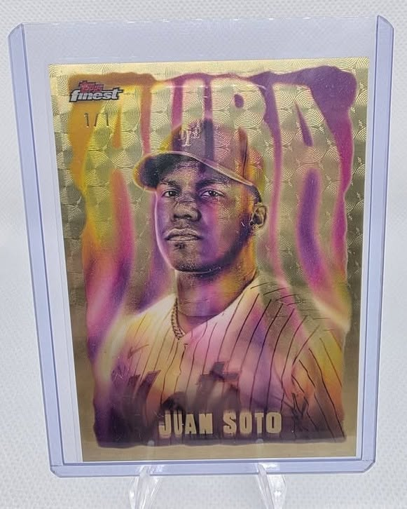 Topps's tweet photo. JUST PULLED: Juan Soto's 1-of-1 'Aura' Superfractor was found at a local card shop in Missouri 

(via Elite Collectibles/FB) https://t.co/EnDbhrICOA