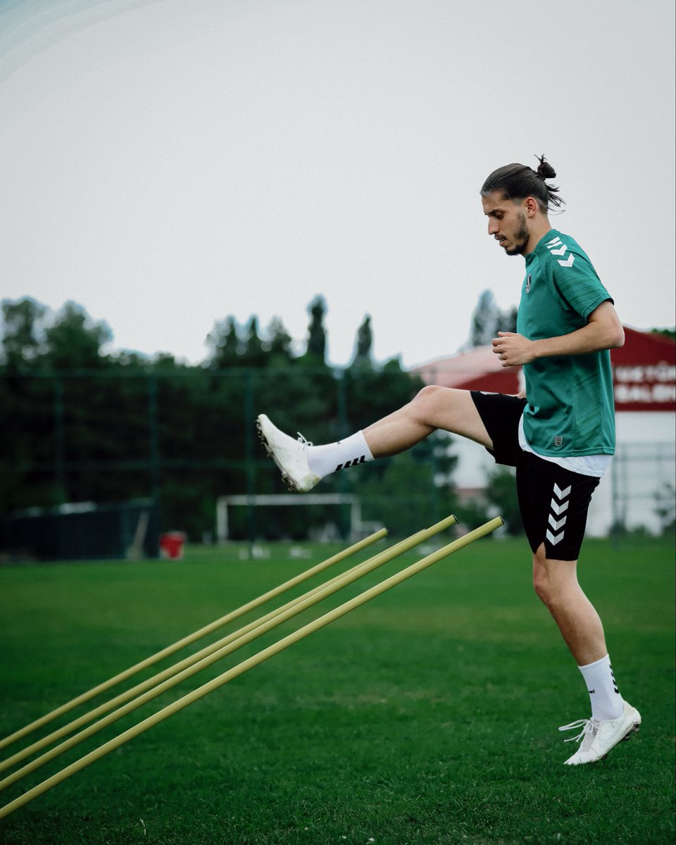 Sakaryaspor's tweet photo. 🔋 Yeni sezon hazırlıklarımız devam ediyor. https://t.co/QICVbhBl0R