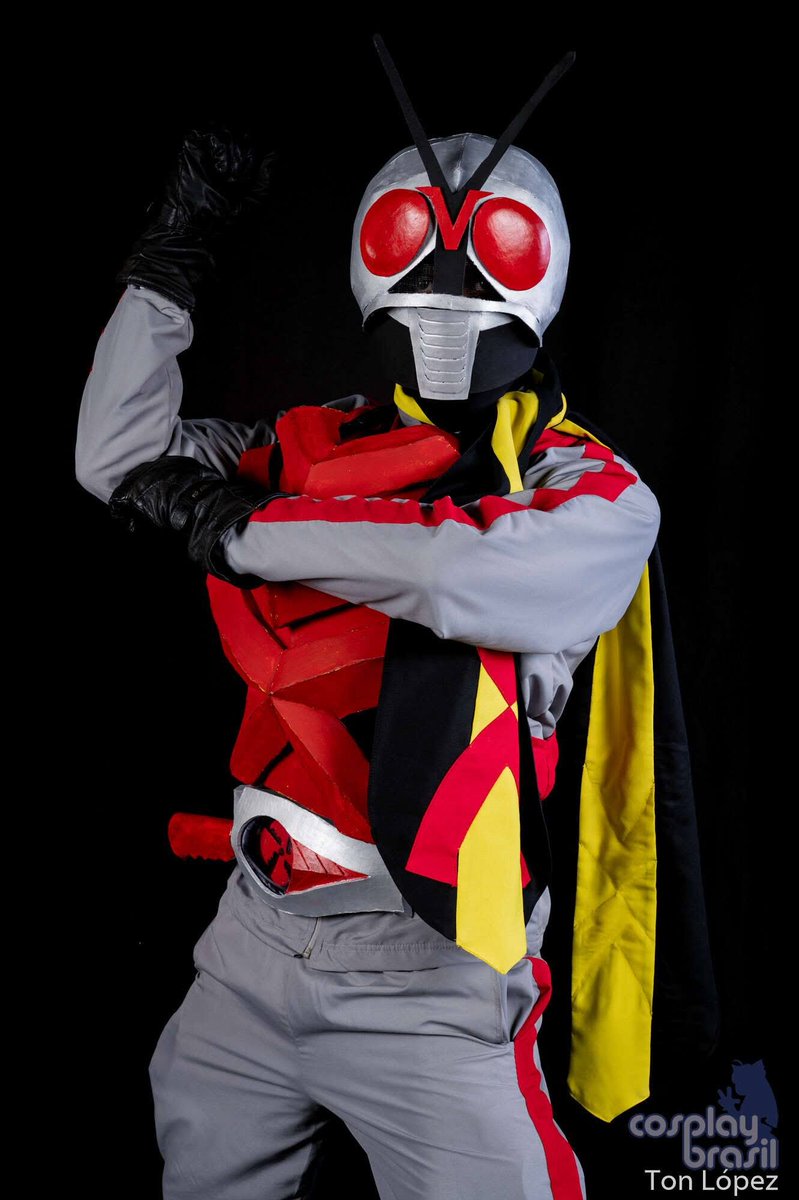 battlefever_oz's tweet photo. Finalmente sairam as fotos dos ensaios que forneceram na anime friends, pena que as partes pretas da minha fantasia se camuflaram no fundo tambem escuro 

Mas gostei muito do resultado do ensaio, da proxima vou tentar pensar noutras poses que as mãos ficam mais pra frente corpo https://t.co/AKqqhqOlkL