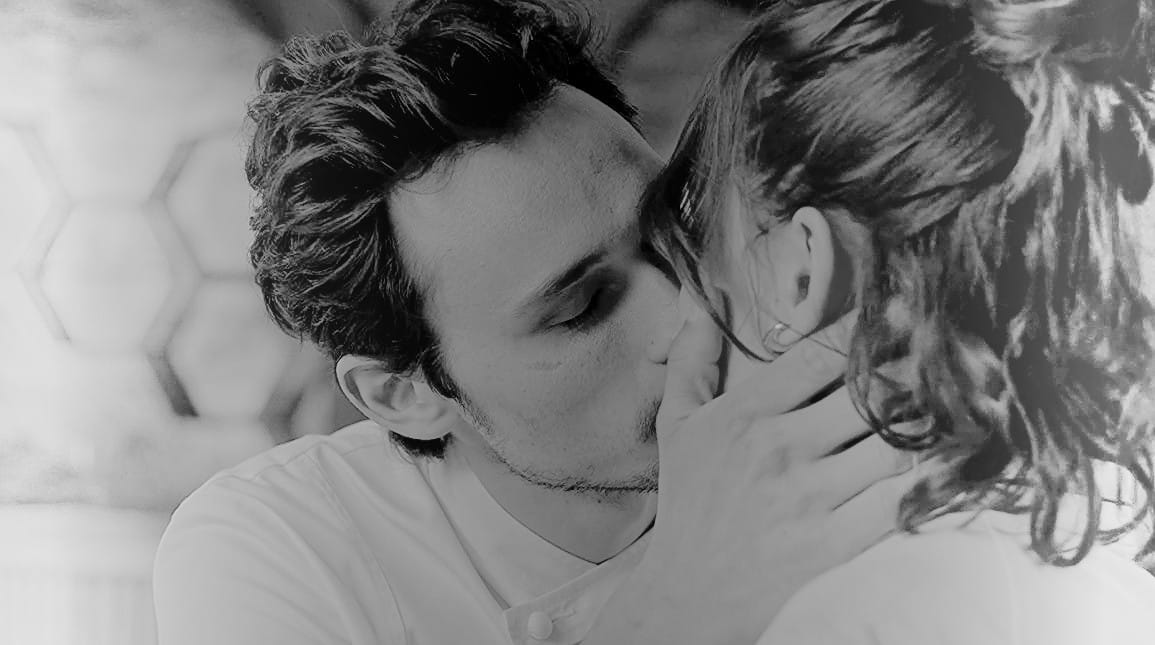 uneeauclaire's tweet photo. Faut voir la tête que j'ai tiré omg LEURS JEUX DE REGARDS. Damn l'alchimie, elle hit HARD. Jaslouis, c'est quelque chose on va pas se mentir. Et Louis ce lover boy... Et le fait qu'il évoque son INTELLIGENCE et non sa beauté. *chef's kiss* ✨🥹🫠 #IciToutCommence https://t.co/LU1A4hDv5d