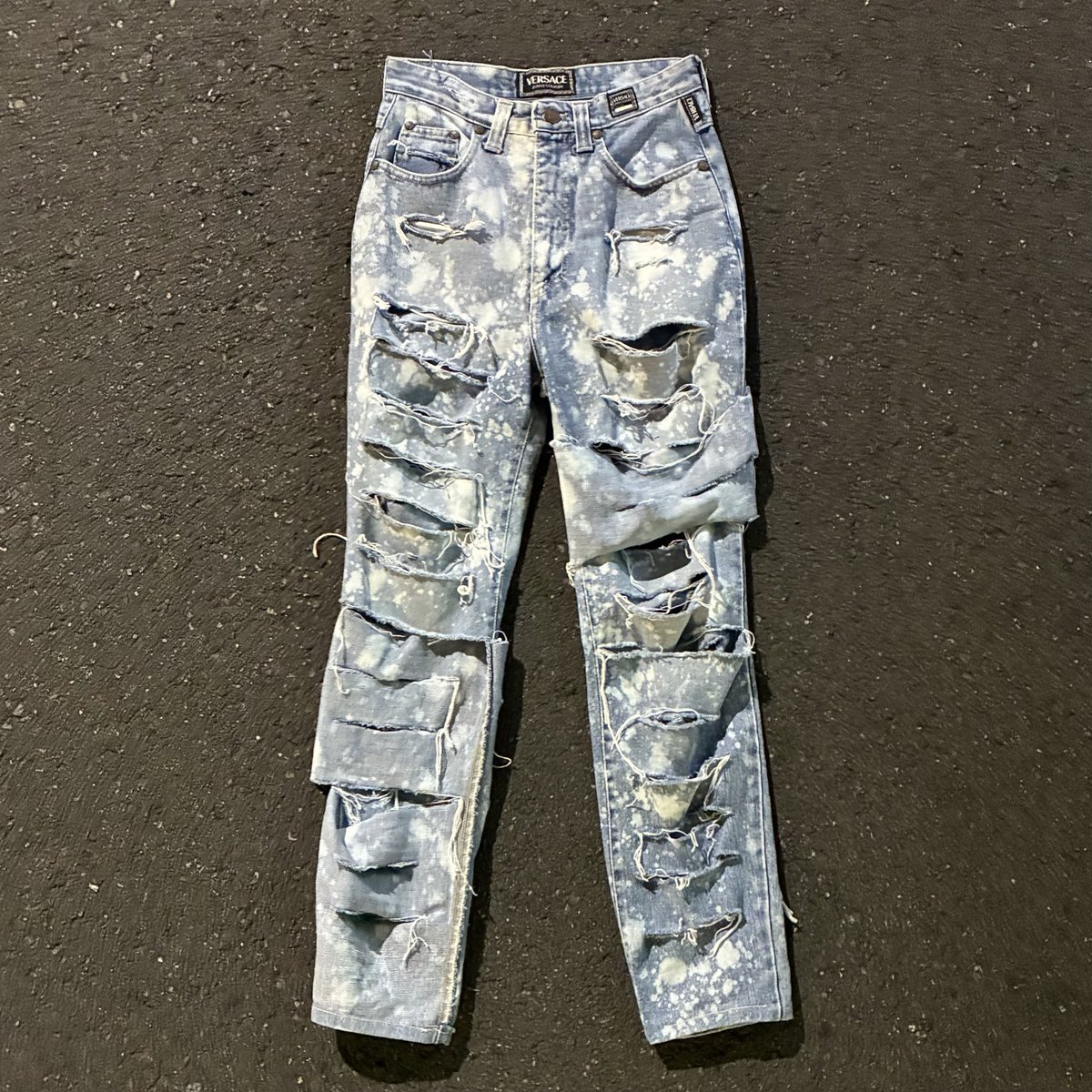 DYNAMITESEz8's tweet photo. NEW STOCK

Destroyed denim https://t.co/JgUzcuczW9