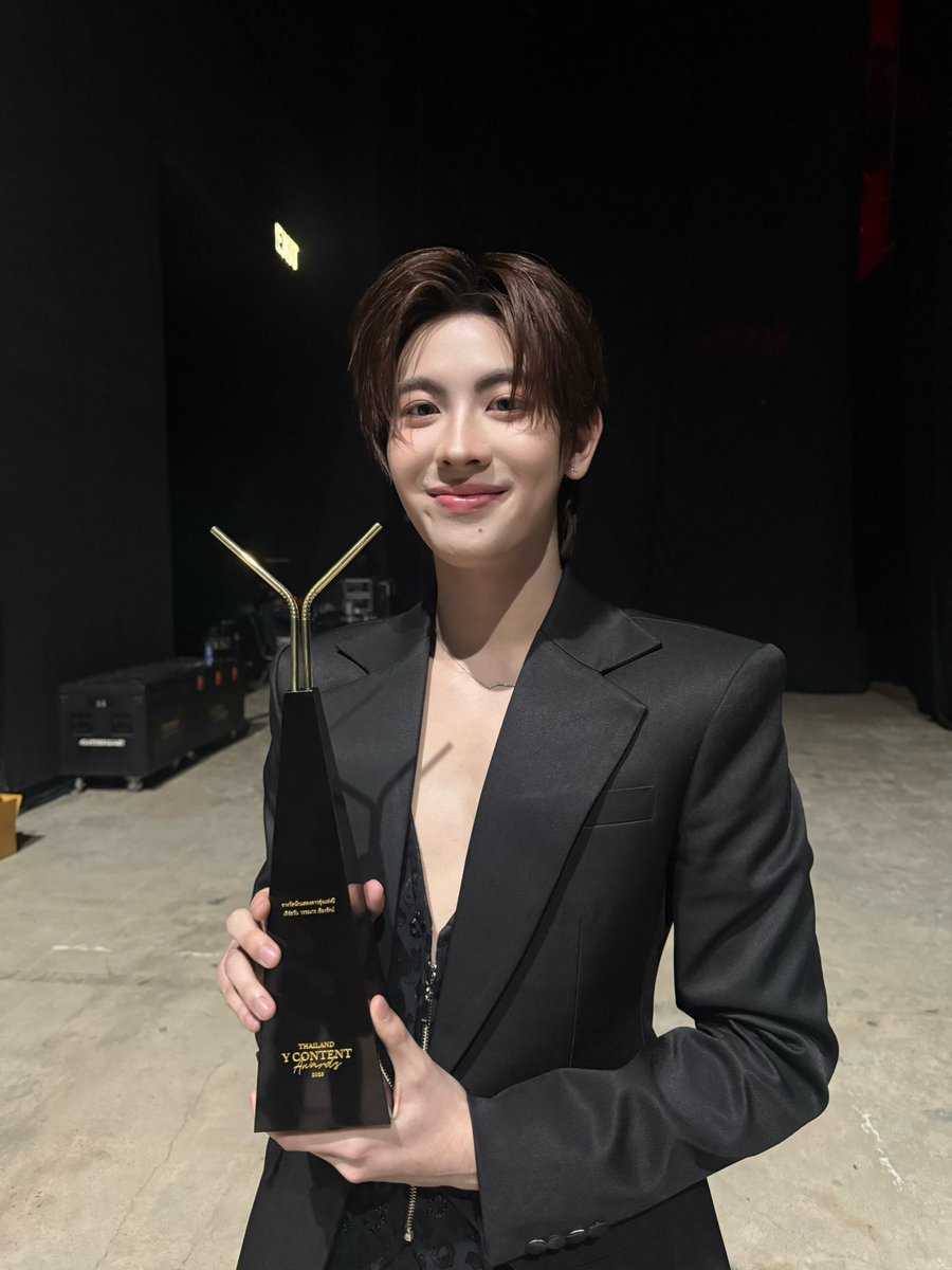 Ize6's tweet photo. คนเก่งยิ้มแก้มจะแตกแล้วลูก 😍
ขอบคุณทุกคนที่โหวตให้ยัยแป๋วของเรา ขอบคุณทุกคนที่มาหาน้องๆและทีมหน้าจอด้วยน้า 🤍

TFO X YAWARDS2025
#TFOxYcontentAW25 https://t.co/mCUNjLj9Kh