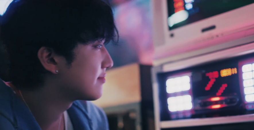 sungieehttp_'s tweet photo. uma #changlix au | jogos e shots 

felix visita com frequência o bar onde seu amigo (e secreto amor) trabalha 

ou

changbin começa a pensar demais sobre as visitas de seu amigo e nas confissões quando o mesmo fica bêbado https://t.co/20fy9ksfBp