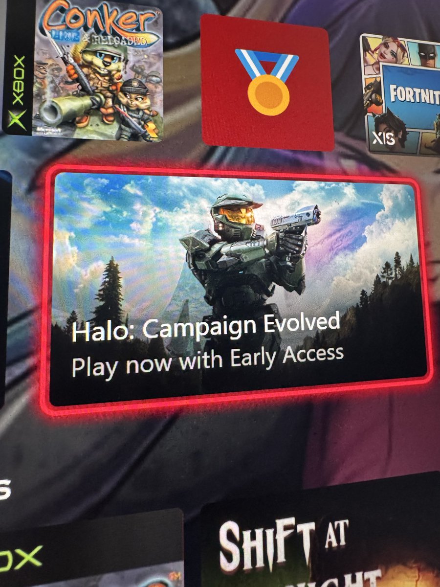 Mussttaaarrrdd's tweet photo. @HaloSupport Steve Harvey: We asked a 100 gamepass subscribers. Were you able to play the game with early access at 8 am PDT.  

*Player Rings buzzer*

Player: Microsoft that was a lie.

Steve Harvey: Survey says Microsoft That Was A Lie 100 points.

Player: We’re not going to play Steve. https://t.co/qRASueNF3a
