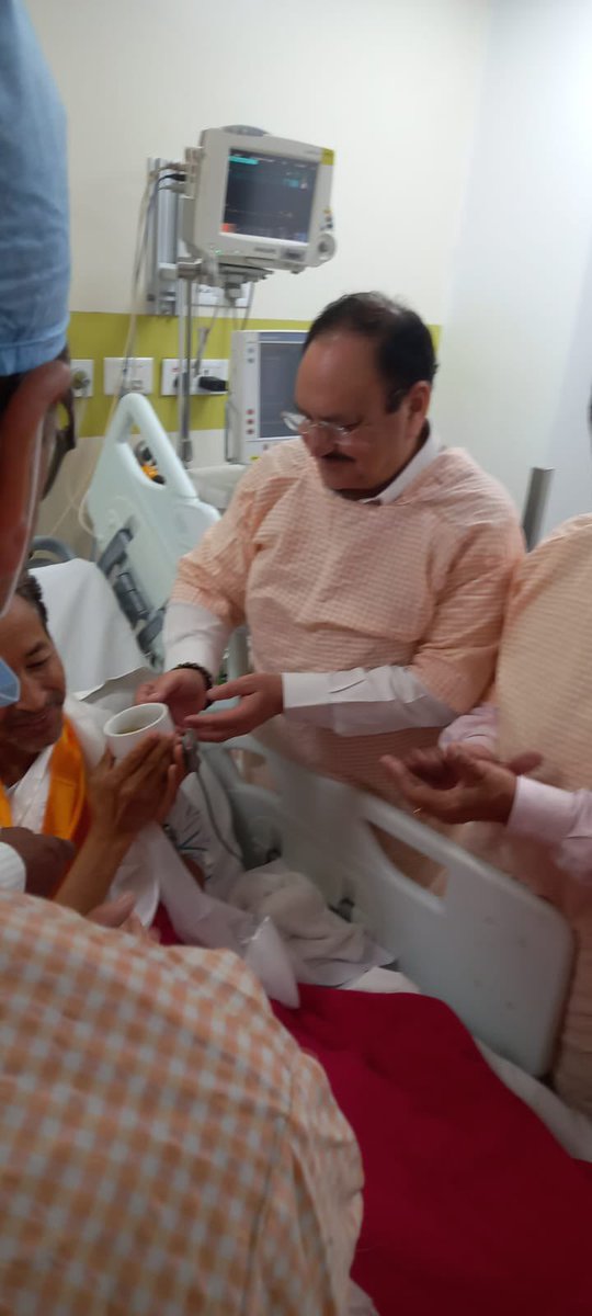 Samikshachaud20's tweet photo. Sonam wangchuk breaks his fast 
#sonamwangchuk #CJPProtest #cjp https://t.co/t7MmzfSYc4