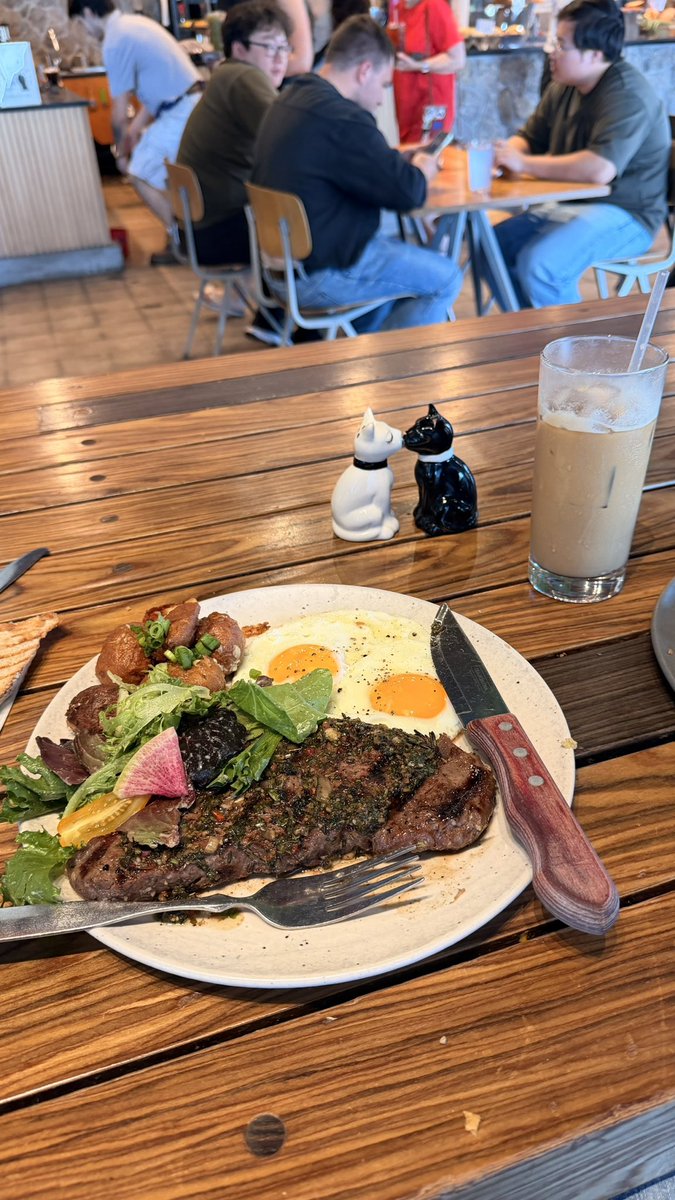 GoddessNadezda's tweet photo. brunch with a beautiful girl 🤍🌱🥩

I’ll be online for sessions this evening 😋 https://t.co/igDREFnKC8