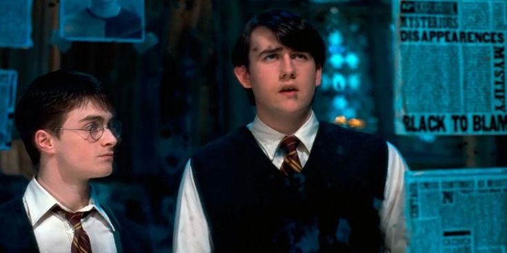 RaquelMariel2's tweet photo. Algo que siempre me molestó: en la peli El Cáliz de Fuego, Barty Crouch Jr es acusado por Karkarov de torturar a los papás de Neville. En la Orden del Fénix, Neville cuenta que fue Bellatrix. @jk_rowling esto de cambiar de directores me tiene mal recién ahora que soy adulta. 🥲 https://t.co/tlWqxRreRn