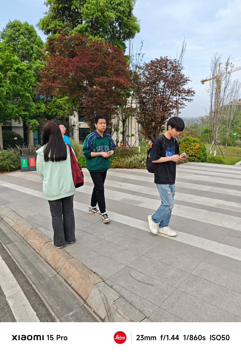 Samanda65742495's tweet photo. [Join our photography club's campus scavenger hunt this Fri! Snap unique shots, meet fellow shutterbugs u0026 win small prizes. Sign up via link in bio now!]， https://t.co/F3ZxiIHWw5