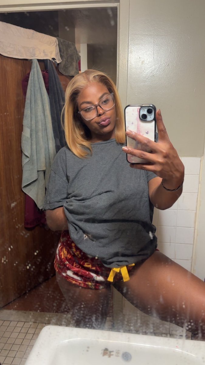 DestynesDream's tweet photo. 💋🪄💛 https://t.co/RuC0ZymsBK