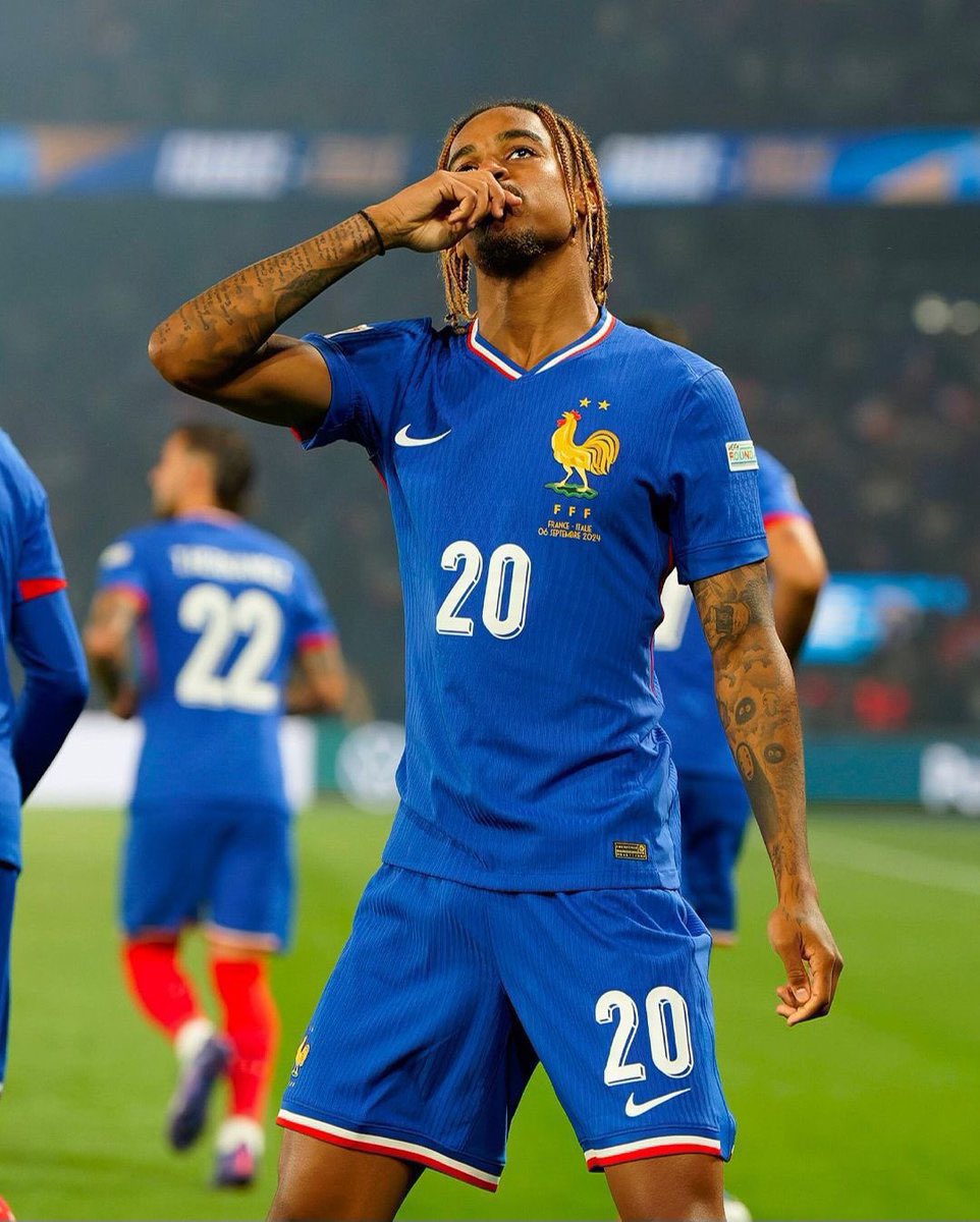 DailyAFC's tweet photo. Julian Alvarez is Arsenal's DREAM target, but the player's current desire to join Barcelona and the cost pose obvious difficulties. 💭 

Arsenal have also explored a move for PSG’s Bradley Barcola. [@SamiMokbel_BBC] 🕵️‍♂️ https://t.co/OgnL7STPc2