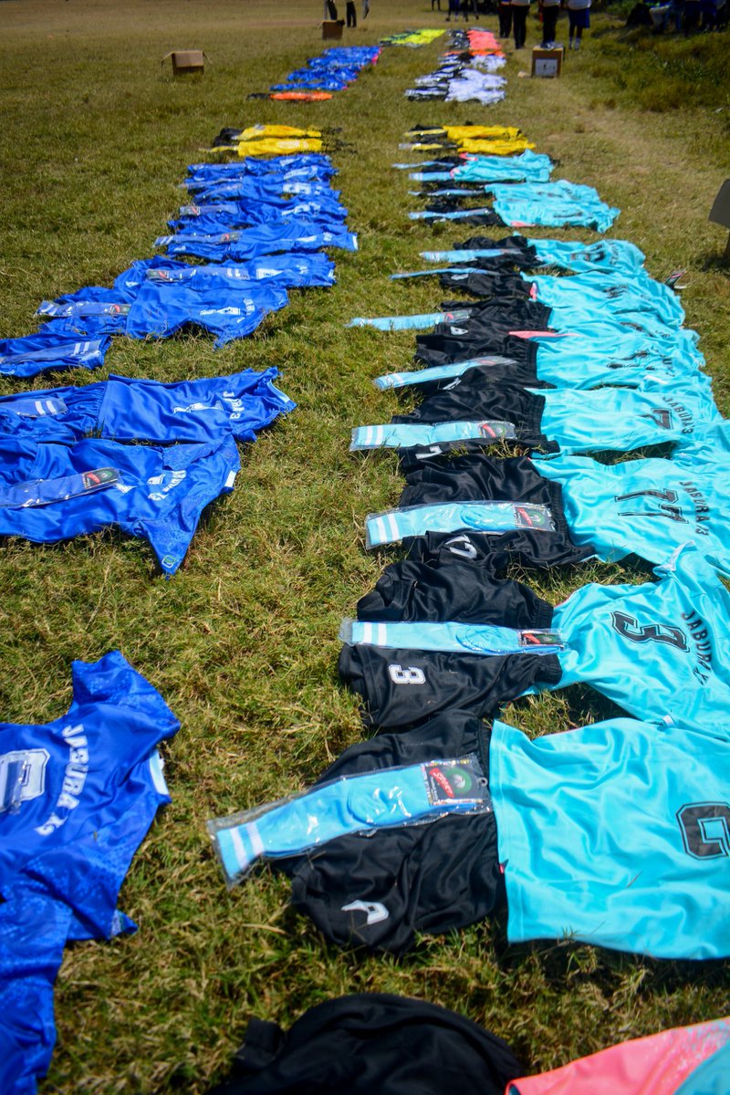 JP_Barns's tweet photo. Hon. Otiende Amollo today issued 12 sets of Sports Uniforms (16 pcs &amp; socks each) to various Football Teams in Rarieda: Manywanda, Mumbo, Dagamoyo Pri. Schools; Rarieda Teachers, Rageng'ni, Chianda Combined, Lieta, Ramba Boys, Lwak Girls, DERO, Ujwang'a and Lwanda K'Otieno FCs https://t.co/YvGbngOjBv