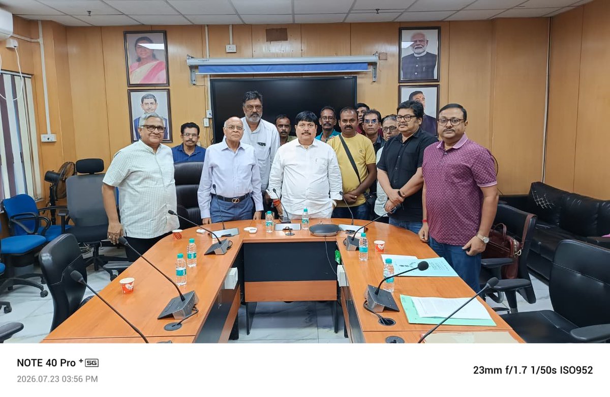 ArjunsinghWB's tweet photo. Today, I held an important meeting at the New Secretariat in Kolkata with the management and representatives of the trade unions of two major jute mills in the Barrackpore industrial belt - Prabartak Jute Mill Ltd. (Kamarhati) and AI Champdani Industries Ltd. (Fine Yarn Unit, Jagatdal).

After extensive and constructive discussions, it was unanimously decided that both mills will resume operations from Monday, 27 July 2026, and begin full-scale production at the earliest.

Our Government's objective is not merely to reopen industries, but to ensure that industrial growth goes hand in hand with the welfare and rights of workers. Accordingly, the managements were clearly advised to ensure timely payment of all statutory dues, including PF, ESI, wages, and other legal entitlements of the workers.

With the reopening of a total of 10 jute mills in the Barrackpore industrial belt over the past month, nearly 20,000 workers and more than one lakh dependent family members have received renewed hope and financial security.

Guided by the vision of Hon'ble Prime Minister Shri @narendramodi Ji to realise "Viksit Bangla, Viksit Bharat", and under the leadership of Hon'ble Chief Minister Shri @SuvenduWB , we remain committed to industrial revival, employment generation, and safeguarding the dignity and welfare of every worker.
@CMOfficeWB @icawbgov
@BJP4India @BJP4Bengal