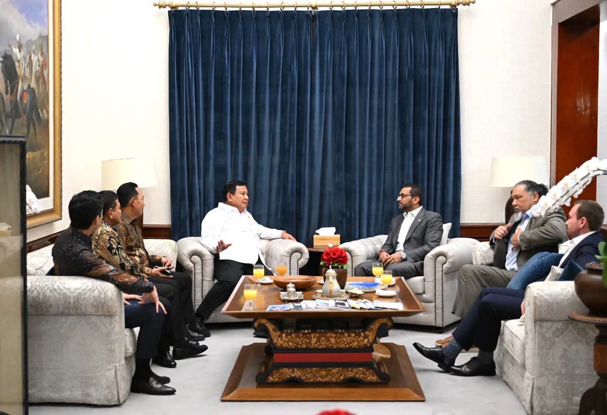 FBIDirectorKash's tweet photo. Great to meet with President Prabowo of Indonesia on our joint operations against scam centers stealing millions of dollars from Americans and Indonesians. 

We expanded the mission combatting the drug trade and capacity building in cyber and counterterrorism. We're grateful to have successfully grown our partnership to historic new levels through our engagements with the Indonesian National Police and BNPT.

We also personally hand delivered a collection of cultural artifacts that had been stolen and illegally taken to the U.S. from Indonesia years ago. This FBI repatriated these precious artifacts and they are now in their rightful place.