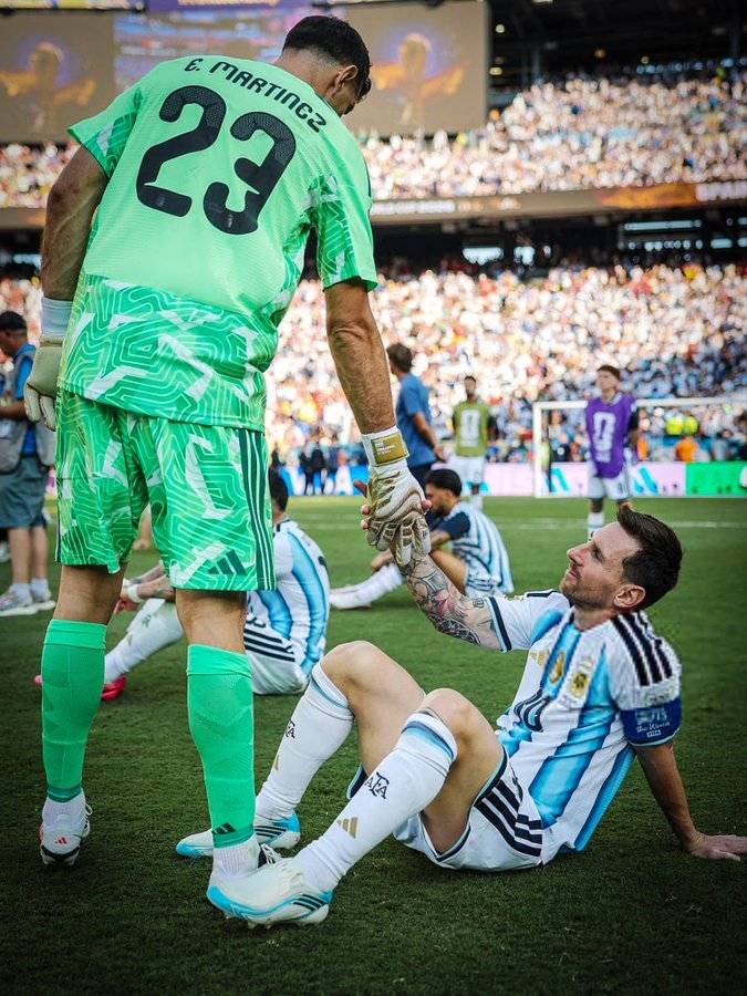 abrilcba_'s tweet photo. No se vayan de la selección https://t.co/DTQ9vVv0pc
