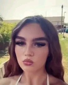 FreyjaBakke's tweet photo. #MISSING | Can you help us find missing Ruby?
The 14-year-old was last seen at her home address in Essex on Saturday 18 July but is believed to be in the Bedford area.
Ruby is described as 5’3” with long dyed black hair. She was last seen wearing a long-sleeved black top, denim shorts and black trainers.
Please repost