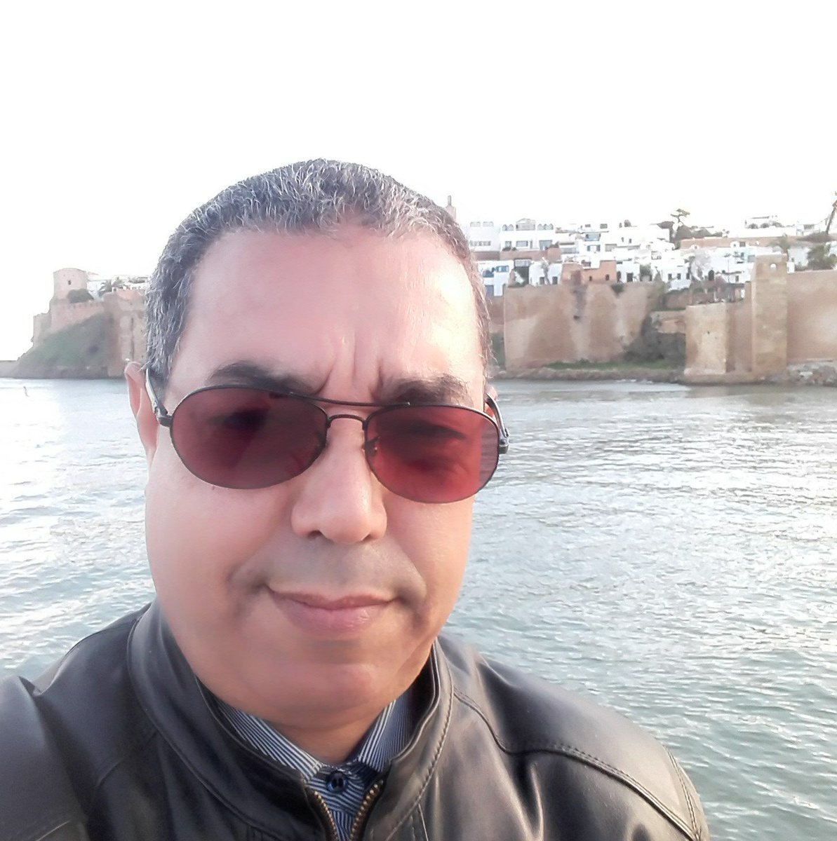 abdeslam29492's tweet photo. تقف سيقان الرومان شامخة تتحدى نذرة  الماء وهي شاهدة على عصر كانت ساقية الماء تجري   تحتها وهي تؤرخ ليوم ميلادي بل هي اكبر مني سنا بقليل،  ورغم بخل الغيث لا تبخل بثمارها على استحياء  لما ينزل المطر في فصل الخريف. https://t.co/4j2kY2bnjf