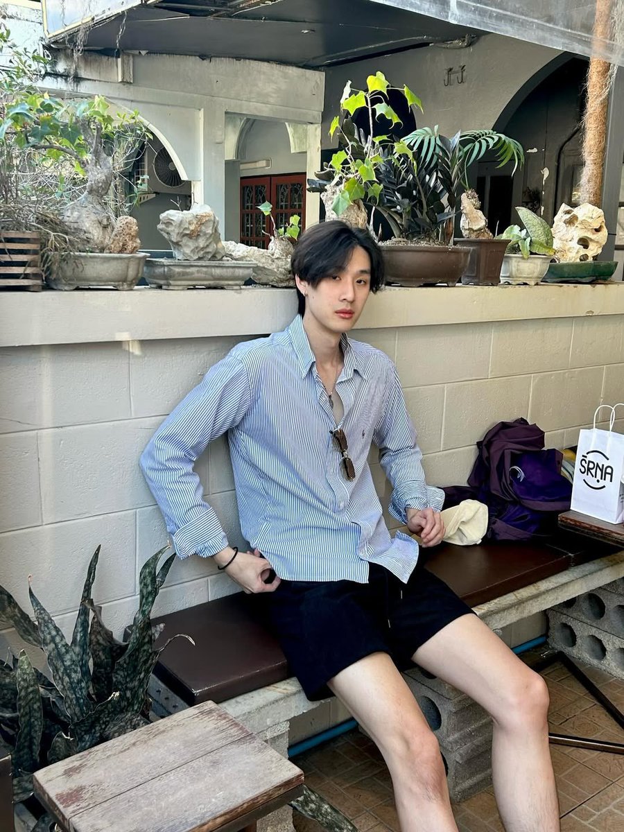 onlyjusenpai's tweet photo. “วันนี้เป็นอะไร ตีไปขมวดคิ้วไป แล้วถือไม้อย่างกับจะตีหัวคน”

“เธอไม่รู้จริง ๆ หรือกวนโมโหพี่ บอกกี่รอบแล้วว่าไม่ชอบให้ใส่ขาสั้นมาสนาม”

“เออ เราทำอะไรพี่ก็ไม่ชอบทั้งนั้นแหละ”

“พี่หวงครับ พอใจเธอยังคุณหนู” https://t.co/TwKyIaeAj4
