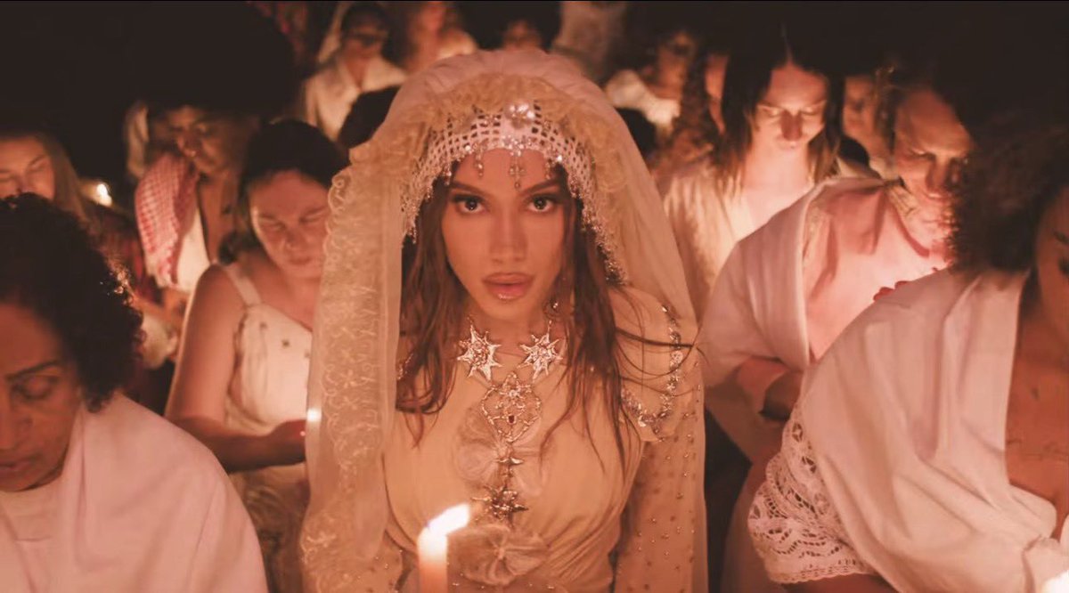trackchartt's tweet photo. É radiante ver o Pop Br tomando uma proporção DESTE TAMANHO, lindo ver Anitta e Jão anunciando seus respectivos álbuns com tamanha qualidade! https://t.co/QgYQnmUa3R