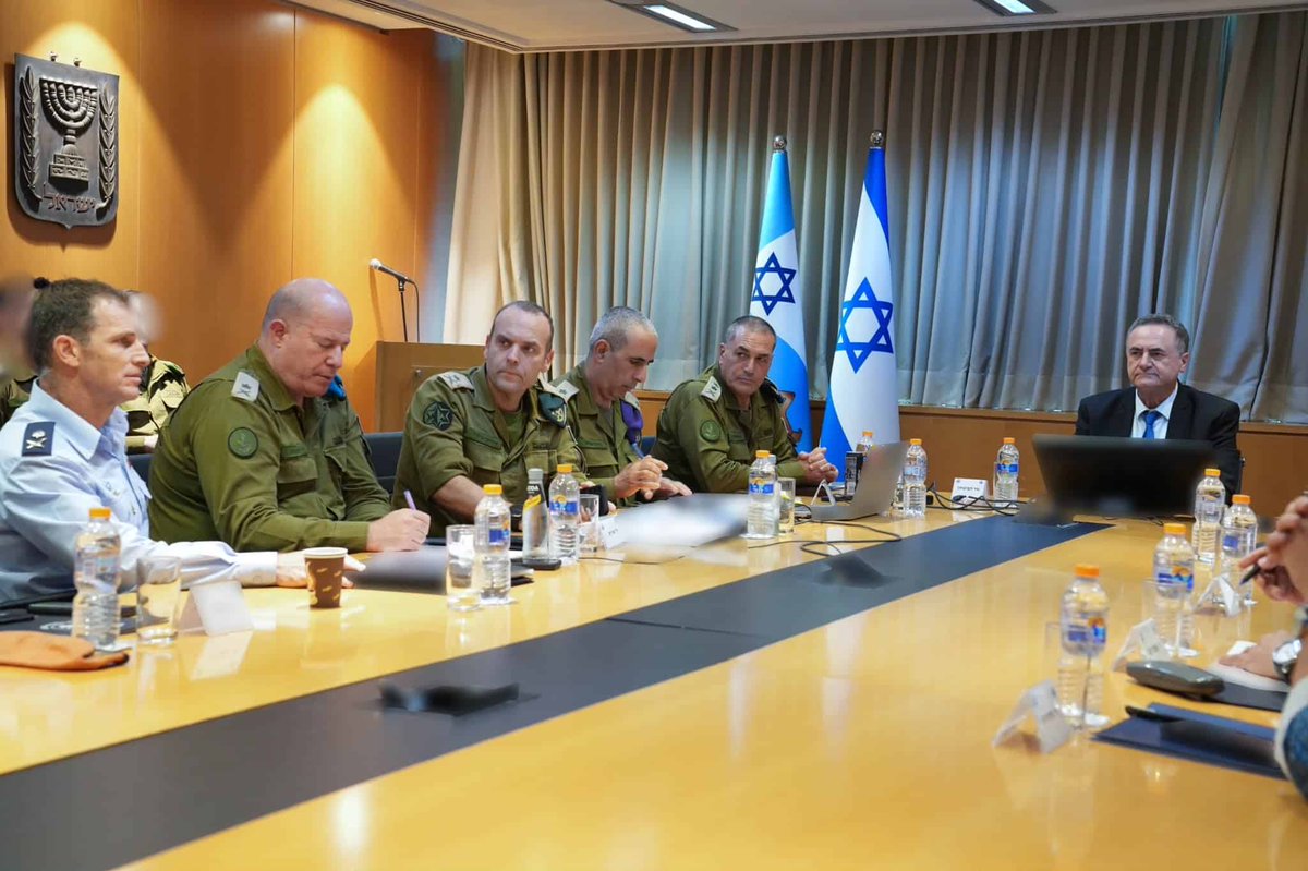 nws_report's tweet photo. דריכות ביטחונית בישראל: שר הביטחון "נערכים לכל אפשרות" | רשויות ברחבי הארץ פותחות מקלטים -  https://t.co/JQJMhWkegm https://t.co/yWnnrWnl0J