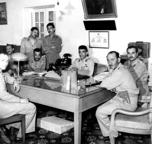 AMkitprd's tweet photo. محمد نجيب قبل ميتحط تحت الاقامة الجبرية  16 سنة من صاحبه لحد ميموت https://t.co/rjj4h9BdkT