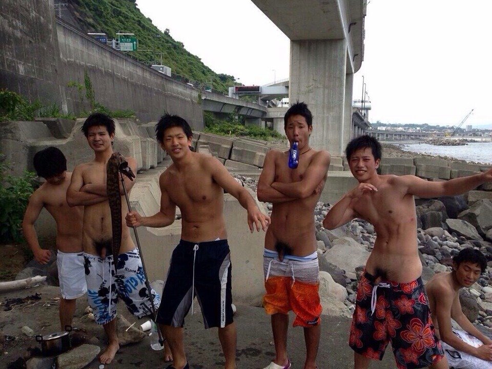 goonzbro's tweet photo. How the average male friend group should be https://t.co/rBX5p5owmN