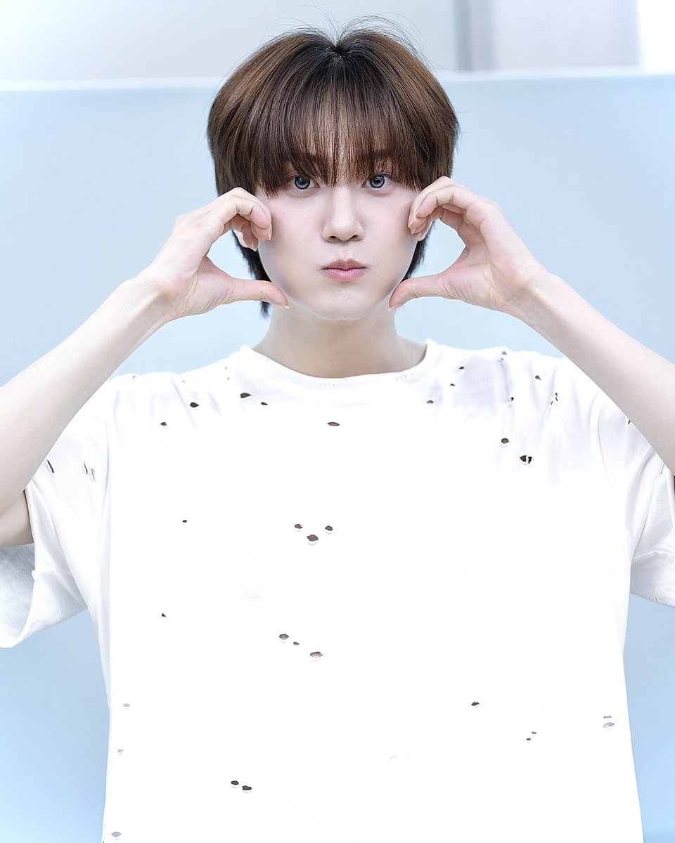 mmrr0125's tweet photo. 📸✨260719 2부 포토타임

이때 비주얼을 못보다니…
きゅるきゅる🌟
@MUL_OfficialX 
#MUL #에뮤엘 #원철 https://t.co/eXpOyHm3mw