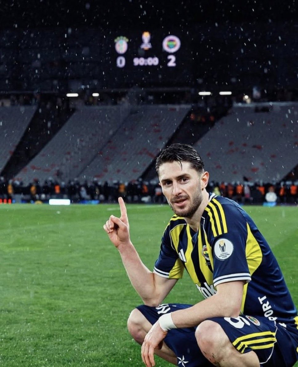 FenerGlobalOrg's tweet photo. 💥 İbrahim Yavuz :

İsmail Yüksek'in menajeriyle az önce görüştüm. İsmail Yüksek'e çok ciddi tekliflerin olduğunu, Fenerbahçe yönetiminin ayrılık ihtimaline kesinlikle sıcak bakmadığını öğrendim.

( Berk Sayar / RadyoGol ) https://t.co/rXmoYryyFe