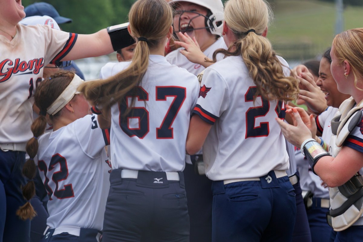 vaglory2011's tweet photo. Tough morning 2-1 walkoff loss.  Girls played great led by @PaytonBerr2029 in the circle and @DevAnd2030 dinger!!! @ConnectSports_ https://t.co/o4sjSe7gnl