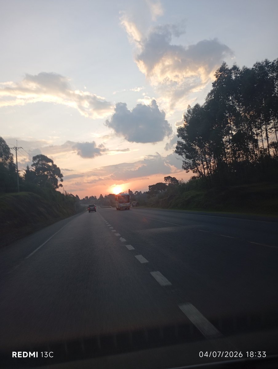 Chepkirui87__'s tweet photo. This ❤️😊
F2 Morobi Cliff 
F3 Kapsimotwo garden https://t.co/THfAkxMvpn