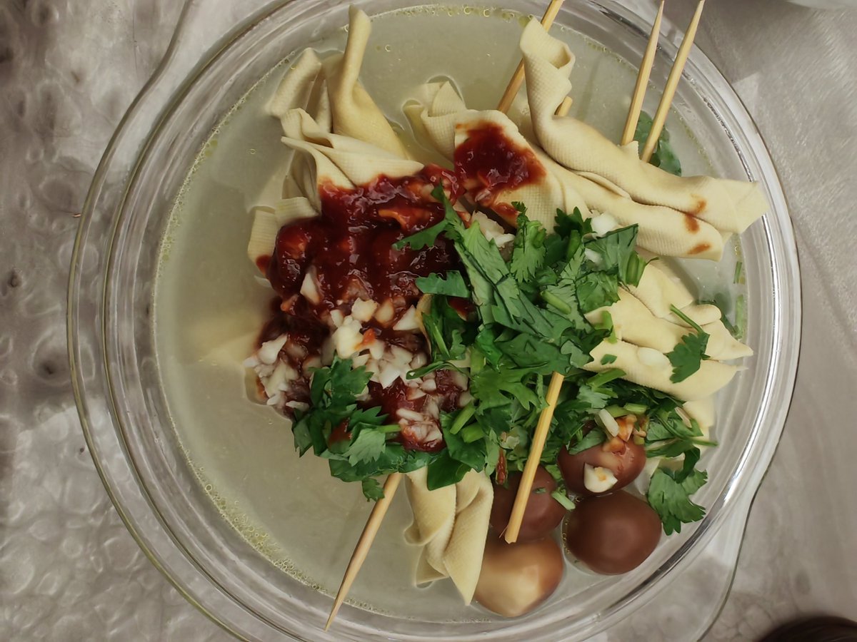 qpqpqpqp1080059's tweet photo. [Late-night road trip win: crispy fried tofu skewers slathered with spicy chili sauce and served hot on a paper plate—street food hits different! ]， https://t.co/RkVgECAvjQ
