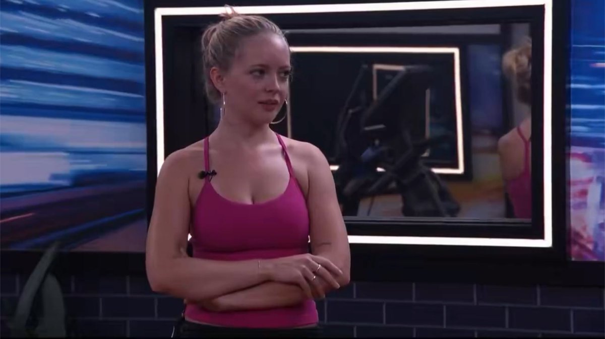 IZGlRLS's tweet photo. Mallory made a toast w/ ‘goodluck’ written on it for Melody….. my heart #bb28 https://t.co/AL82uWYyCk