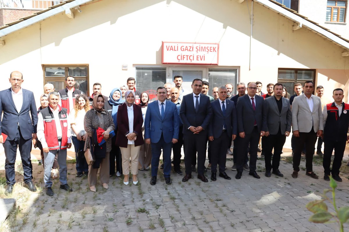 Bayburt_Tarim's tweet photo. 📋 B-REÇETE Bilgilendirme Toplantısı Yapıldı

📍 Tarım ve Orman Bakanlığı tarafından hayata geçirilen B-REÇETE Sistemi kapsamında, Gümüşhane İl Tarım ve Orman Müdürlüğü toplantı salonunda bilgilendirme toplantısı düzenlendi. https://t.co/qSFECYwIQg