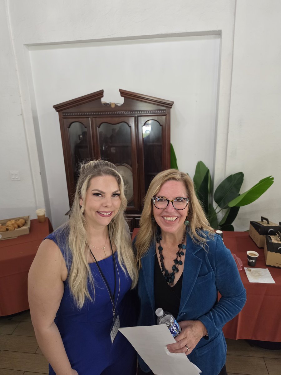 RPathways_'s tweet photo. Today is a special day at Solara House as we host: Oakland Heals: Pathways to Recovery, Wholeness &amp; Community with an incredible group of people. More to come! https://t.co/UPEHCxeg1t