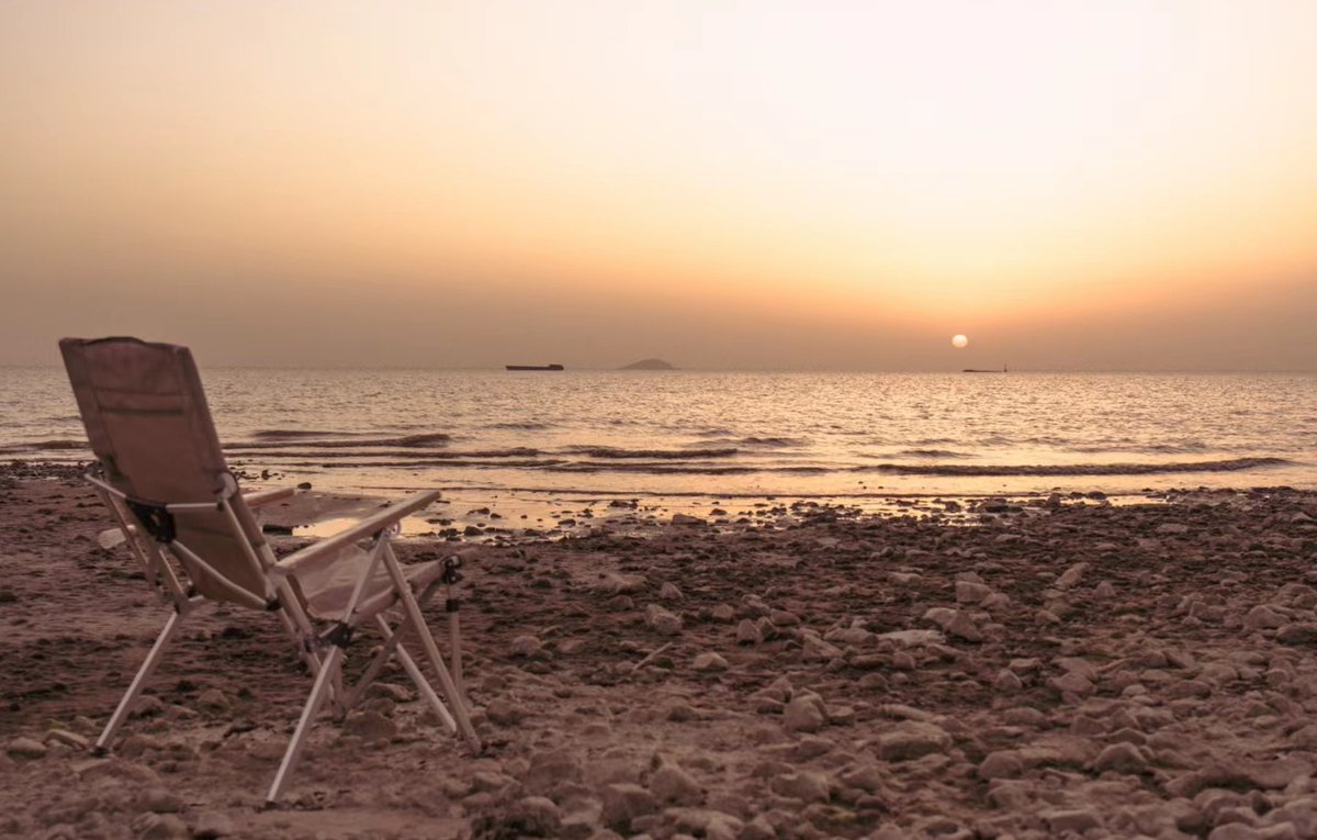 4NzcC83OD3drVGr's tweet photo. Exciting news! Our university photography club is hosting a free sunset shooting session this Friday at West Lake. Beginners and pros are all welcome—just bring your camera (or phone!). Meet at the main gate at 5 PM. https://t.co/GTfY3pm2cN