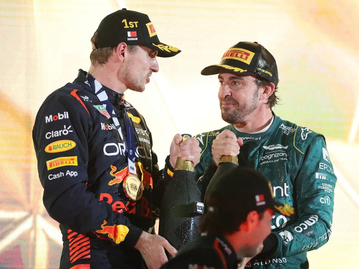 Nachez98's tweet photo. 🫂 Max Verstappen sobre Fernando Alonso

"Fernando NO se merece estar en la P21, Fernando debería estar entre los 5 primeros CÓMO MÍNIMO"

🐐🤝🐐

📰 @wearetherace

#F1 #HungarianGP 🇭🇺 https://t.co/WsS01VzcRR
