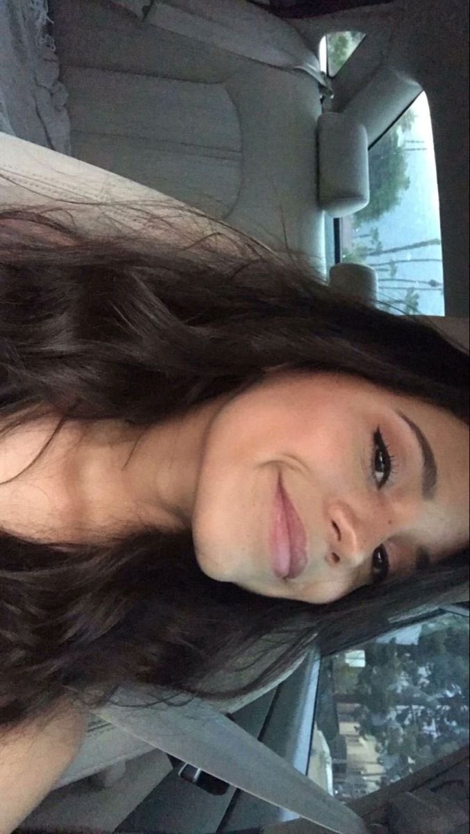 Jennaorteg36's tweet photo. Forgot which way is up, still ate 🤭 https://t.co/7Pzs3OTf22