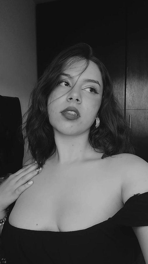 ConejutaGorda's tweet photo. ¿Besarías a una mujer gorda como yo (sé sincero)?  

◯ Sí    

◯ No    

◯ Depende https://t.co/FBtDIVi9qJ