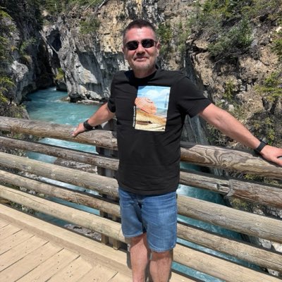 AttilaLucza's tweet photo. #Új profilkép https://t.co/509JJ62a8c
