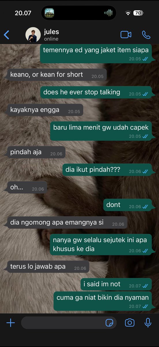 hyeonframe's tweet photo. a #keonhyeon few tweets au by @hyeonframe 

———

Keano, anak yang gampang akrab sama siapa aja, langsung tertarik sama Savio, anak yang kalem tapi sekali ngomong bisa bikin orang diem. Masalahnya, Savi nggak yakin Kean beneran suka sama dia atau cuma nggak terbiasa ditolak.

——— https://t.co/W93M76UcP6